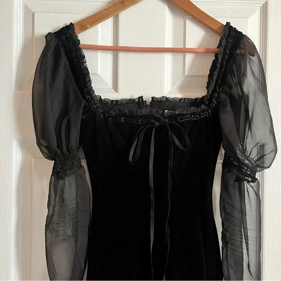 House of CB Syana Black Velvet Mini Dress - Picture 4 of 9